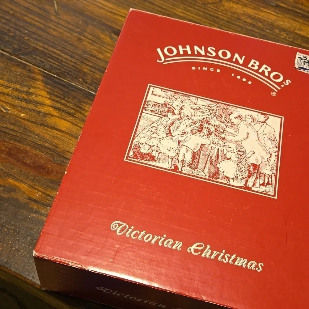 Johnson Brothers Victorian Christmas Two Piece Serving Set New Old Stock
